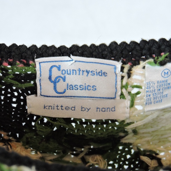 COUNTRYSIDE CLASSICS Poinsettia Hand Knit Sweater - Picture 7 of 8